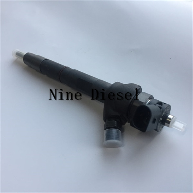 Nine Brand Diesel Injector 0445110537 With Nozzle DLLA143P2356 , Valve F00VC01359