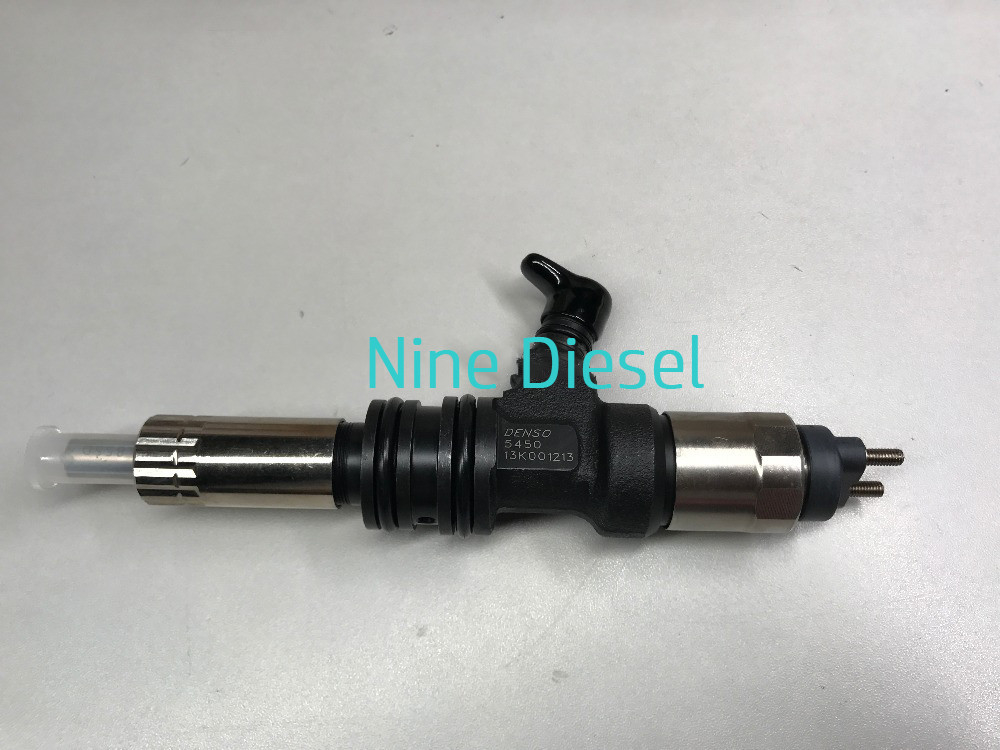 Lightweight Denso Common Rail Injector 095000-5450 ME302143 For MITSUBISHI 6M60